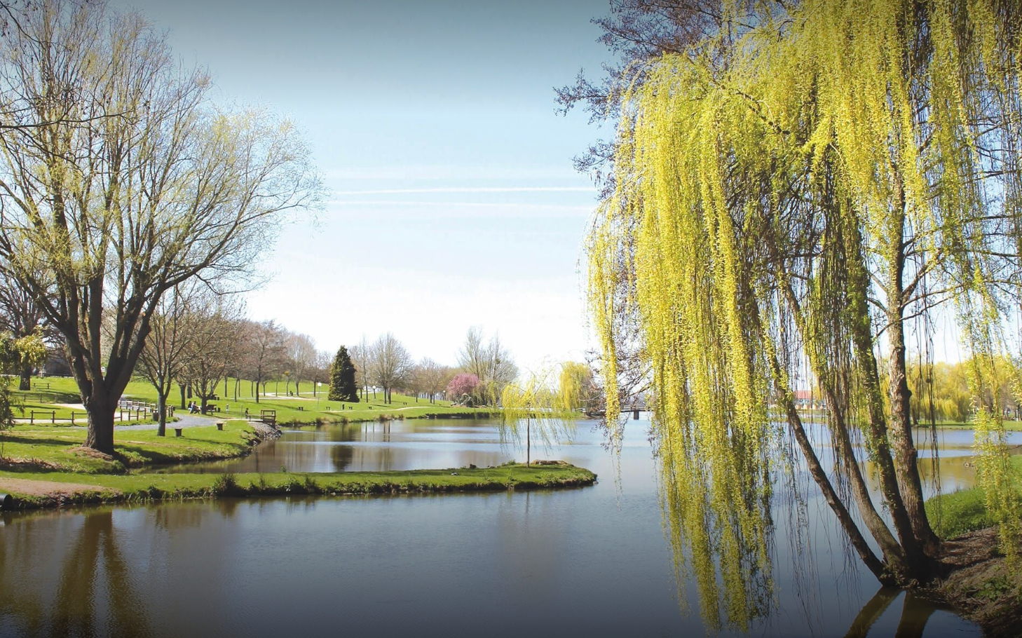 Flâner dans les parc de la ville thermale